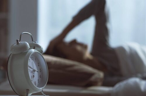 Śpisz 8 godzin i dalej jesteś zmęczony? Problem może leżeć w fazie snu